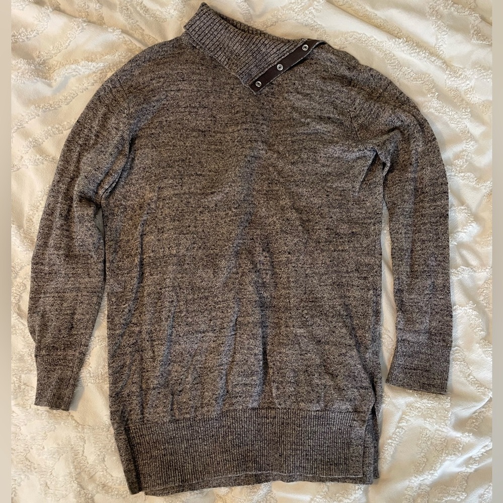 Gap size medium brown tunic sweater